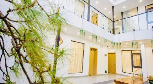 Yinian Huakai Xinian Homestay, Забронировать Отель Лицзян Юньнань, рядом с Улица Сквер-стрит Древнего города Даянь