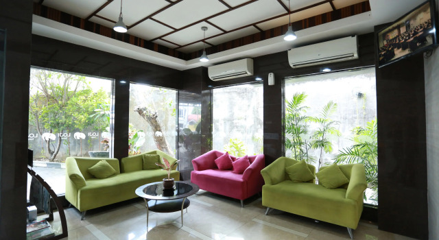 Loji Hotel, Boek Hotel Solo. Central Java