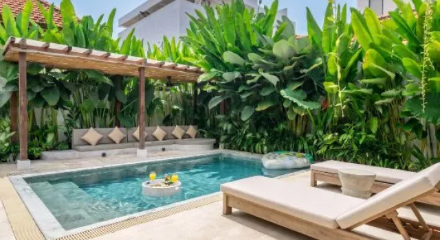 Kaya villa - Serene 3BR Escape w Beach Nearby, Huge Pool&Garden, Book Villa Sommerhuse i Badung, Hytte