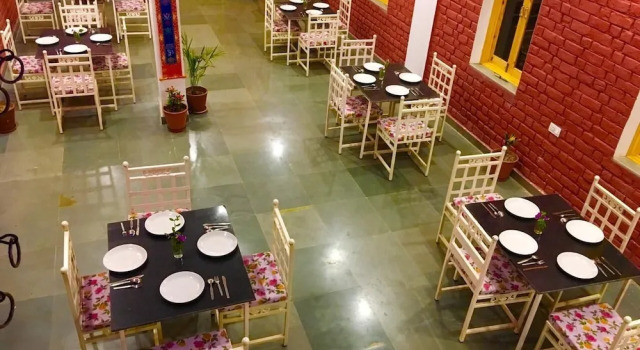 Hotel Kirti palace, Забронировать Отель Отели штата Раджастхана с парковкой, Парковка