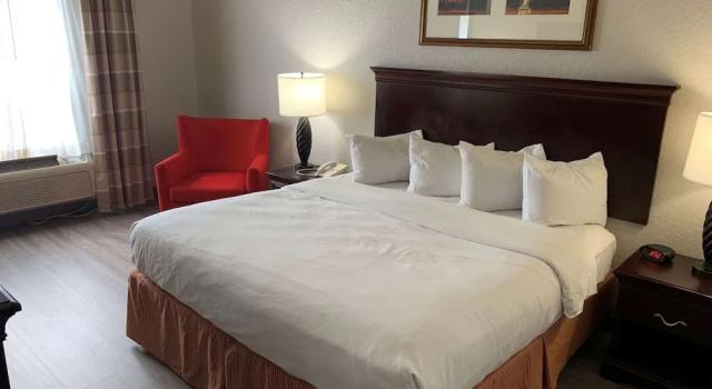 Люкс Country Inn & Suites by Radisson, Jacksonville West, FL