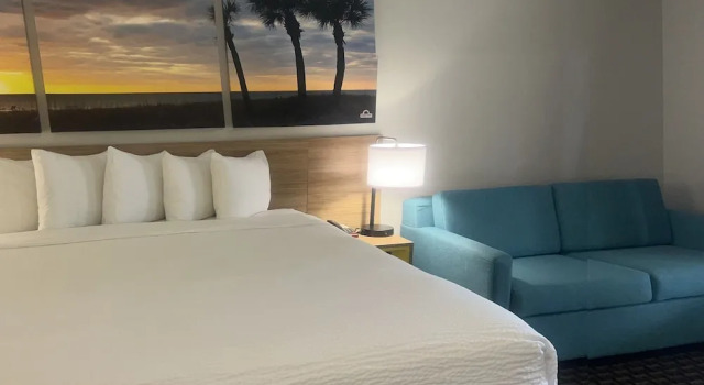 Номер Executive Days Inn by Wyndham Port Charlotte Town Center