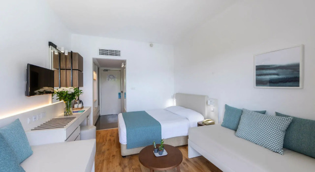 Двухместный номер Standard с видом на море Louis Phaethon Beach