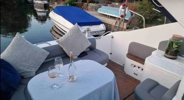 Коттедж Lux 8Br Thamesfront Villa w Yacht & Sauna