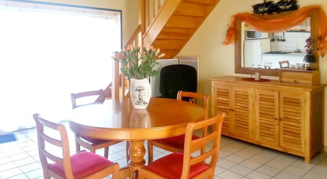 House With one Bedroom in Charbonnier-les-mines, With Wonderful Mounta, Prenota Casa vacanze Hotel a Alvernia con parcheggio, Parcheggio