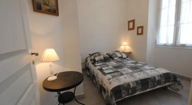 Frères Pradignac, Забронировать Отель Отели Канн 3 звезды, рядом с Le Croisette Casino Barriere de Cannes, 3*
