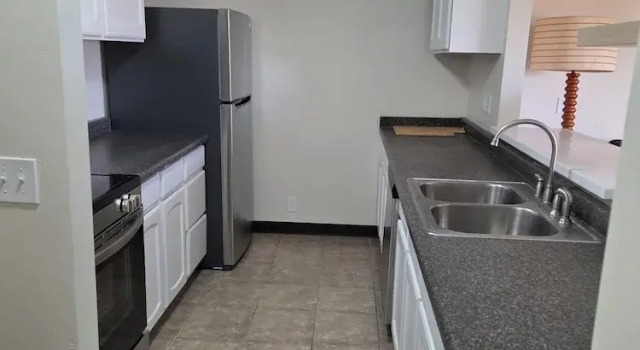 Люкс Deluxe New Western Inn & Suites