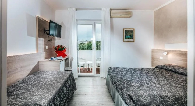 Hotel Ambassador Meuble, Забронировать Отель Линьяно-Пинета Венеция
