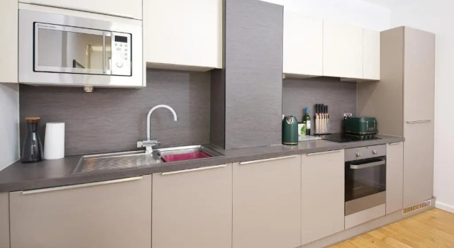 Апартаменты Deluxe 2 Bed 2 Bath Spacious City Centre Apartment