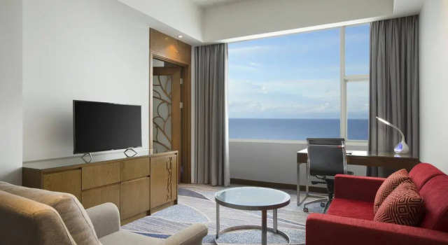 Люкс с видом на город Four Points by Sheraton Manado