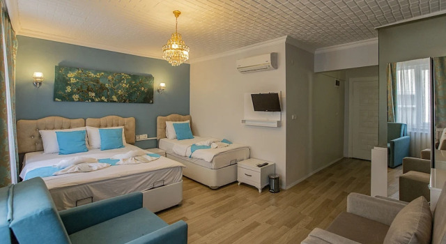 Трёхместный номер Standard с видом на город Royal Family Hotel