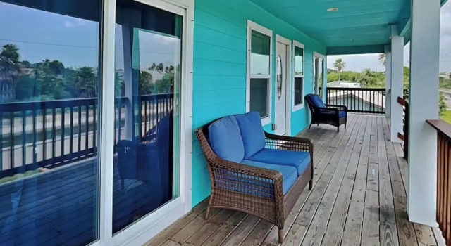 Pura Vida Oasis by Miss Kitty’s