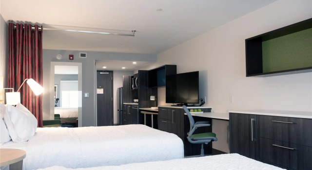 Четырёхместный люкс Home2 Suites By Hilton Quebec City