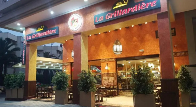 A 200m de la Plage, du Haut Standing au coeur du Parc, Rezervasyon Otel Doukkala-Abda otoparklı oteller, Otopark