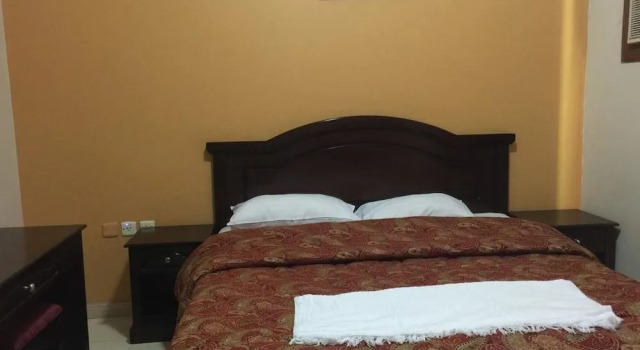 AlToot Palace Furnished Apartments, Забронировать Апартаменты/квартира Отели Аль-Малаз с бассейном, Бассейн