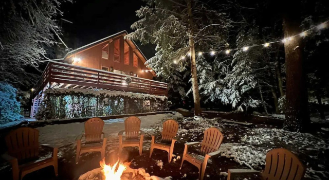Коттедж Poconos Speakeasy Hot Tub Dog-friendly Near Ski