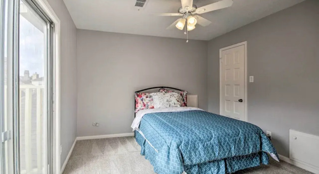 Quiet West Houston Home w/ Patio, Walk to Shops!, Boek Vakantiehuis Houston Houston