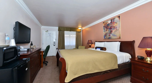 Номер Deluxe Inn by the sfo