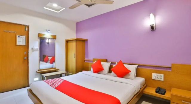 Hotel Summit By OYO Rooms, Rezervovat Hotel Hotely v Gujarat s parkováním, Parkování