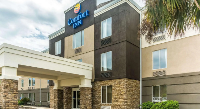 Кровать в общем номере Comfort Inn N Myrtle Beach Barefoot Landing