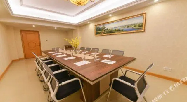 Vienna International Hotel (Lu'an Baisheng Dongjincheng), Book Hotel Hoteller i Luan med parkering, Parkering