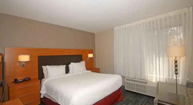 Двухместный люкс TownePlace Suites by Marriott Aiken Whiskey Road