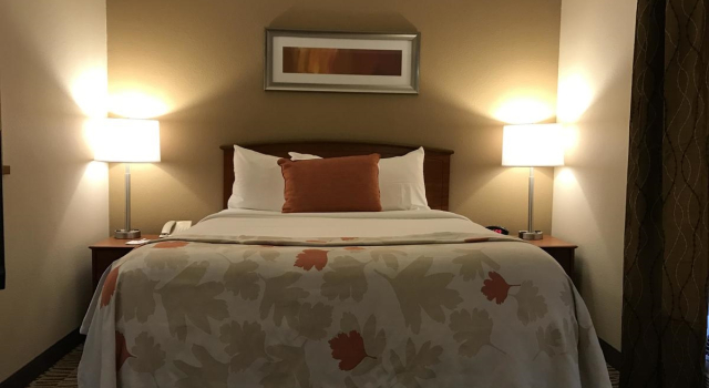 Hawthorn Suites by Wyndham Louisville North
