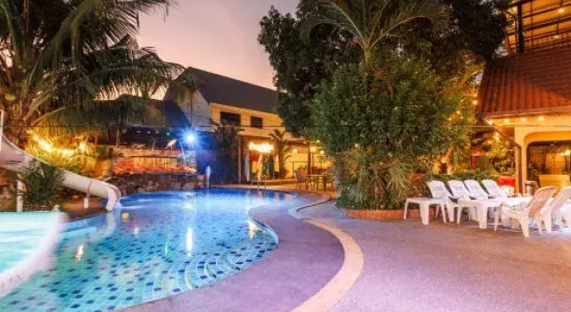 Phuniphat Pool Villa
