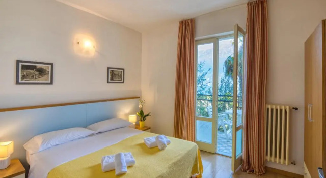 Трёхместный номер Standard с балконом и с частичным видом Hotel Silvana Garnì