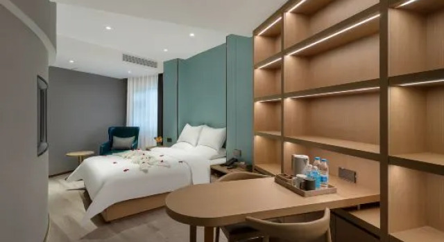 Люкс An Elegant Hotel (Zhengzhou Erqi Square Dennis David City)