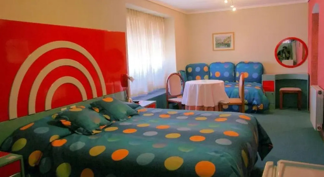 Трёхместный номер Standard с балконом Hotel Gran International