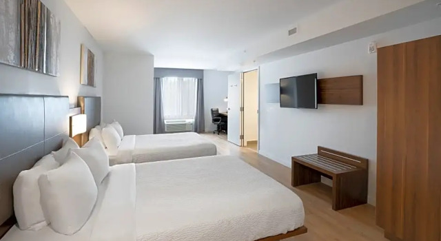 Шестиместный люкс Quality Inn Traverse City