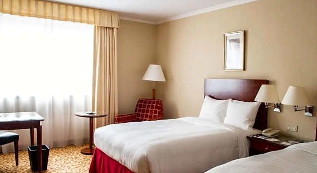 Номер Deluxe Paris Marriott Charles de Gaulle Airport Hotel