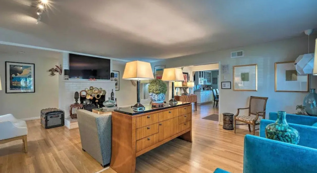 Коттедж Spacious Wine Country Home: 1 Mi to Downtown Lodi!