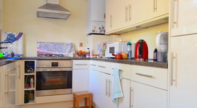 Spacious 2 Bedroom House in South Bermondsey