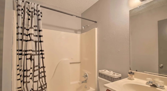 Апартаменты San Antonio Abode w/ Yard: 17 Mi to Downtown!