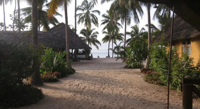 Коттедж Standard Mike's Beach Cottages