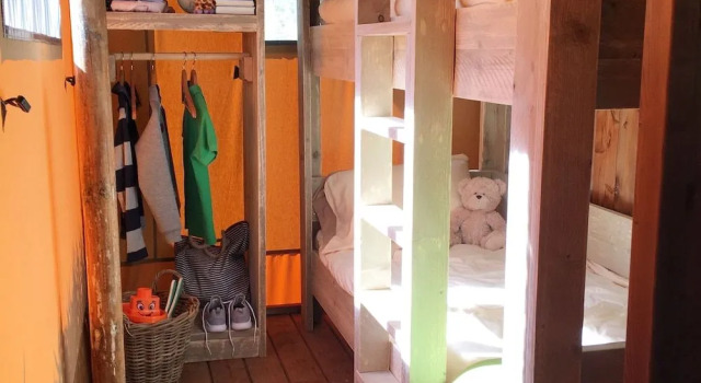 Camping L'Ardechois, Prenota Campeggio Campeggi e glamping a Gluiras, Campeggio