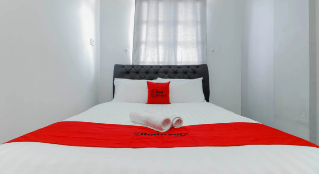 RedDoorz Plus near Batam City Square