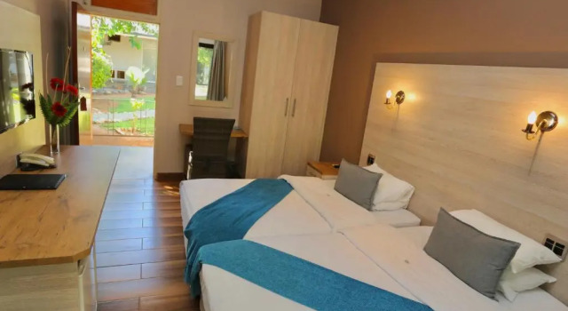 Standardní Dvoulůžkový s manželskou postelí pokoj a výhledem na bazén Minen Hotel