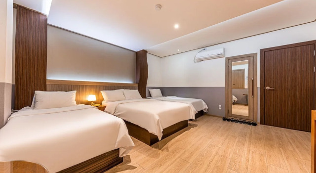 Camera familiare Standard Friendly DH Naissance Hotel by Mindrum Group