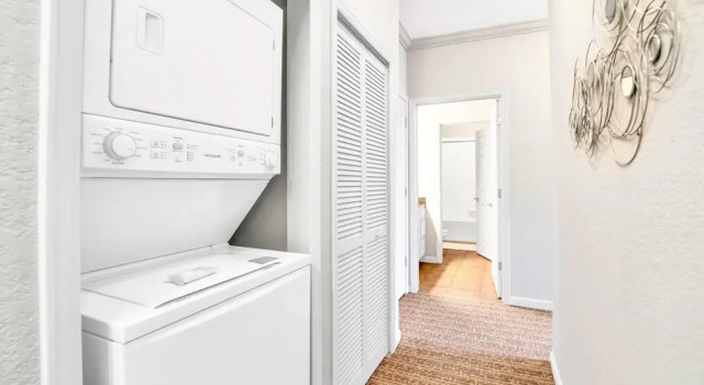 Upscale 3BR w Pool and Hot Tub - Near Disney, Varaa Hotelli Four Corners Florida