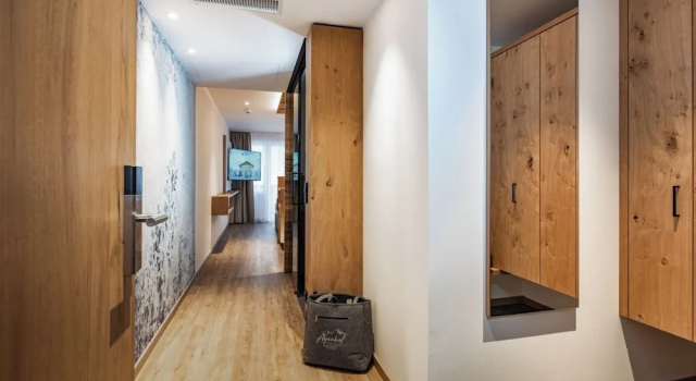 Двухместный номер Deluxe с балконом Alm- & Wellnesshotel Alpenhof