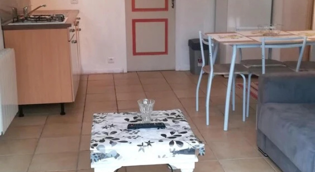 Apartment With one Bedroom in Vidauban, With Wonderful Mountain View, Private Pool, Enclosed Garden - 34 km From the Beach, Забронировать Апартаменты/квартира Отели Вара с бассейном, Бассейн
