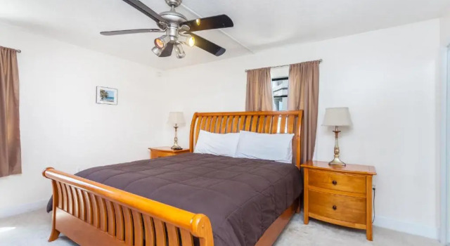 Beachcomber 301, 2 Bedrooms, Near Mayo Clinic, Sleeps 4, Pool, Забронировать Отель Отели Джексонвилл-Бич с бассейном, рядом с Times Square Plaza, Бассейн