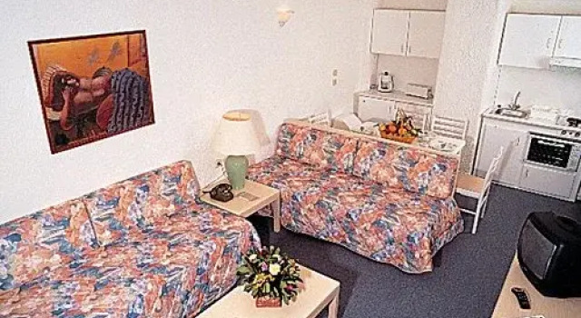 Metropolitan Capsis Holiday Club, Забронировать Отель Отели Родоса 3 звезды, рядом с Эгейский университет, 3*