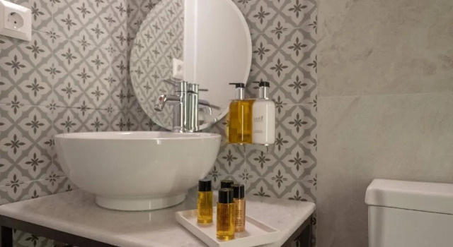 Студия ATHENIAN YARD SUITES