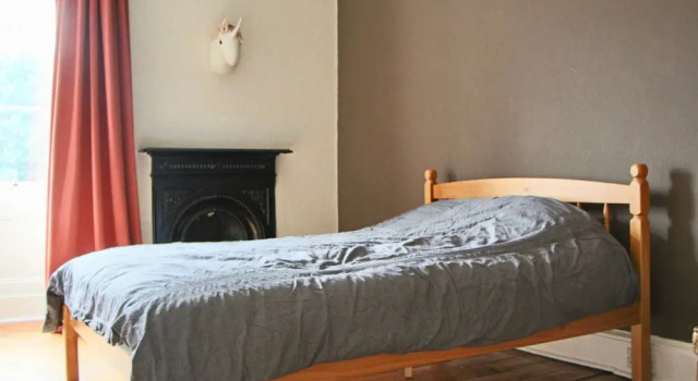 Large 3 Bedroom Apartment in Canonmills