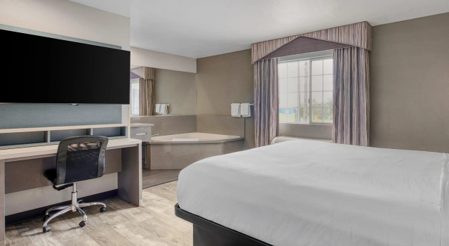 Четырёхместный люкс SureStay Hotel by Best Western Ukiah