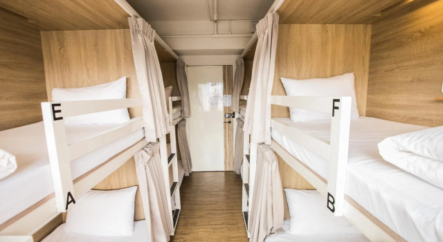 Кровать в общем номере (женский номер) Paper Plane Hostel
